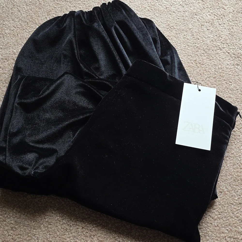 ZARA VELVET BALLOON PANTS SIZE M L